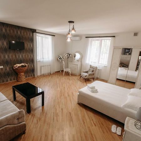Castle Family Hotel Jereván Kültér fotó