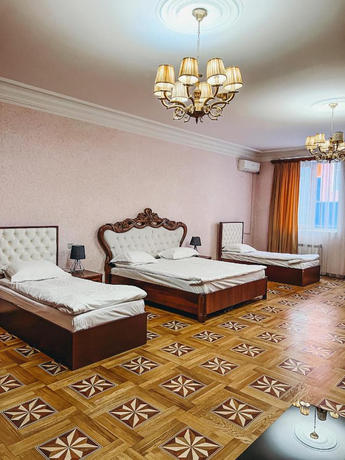 Castle Family Hotel Jereván Kültér fotó