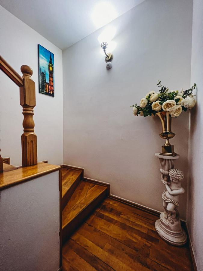 Castle Family Hotel Jereván Kültér fotó